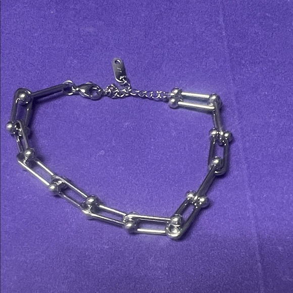 Jewelry - NWOT Elegant Silver 18KGP Chain Bracelet